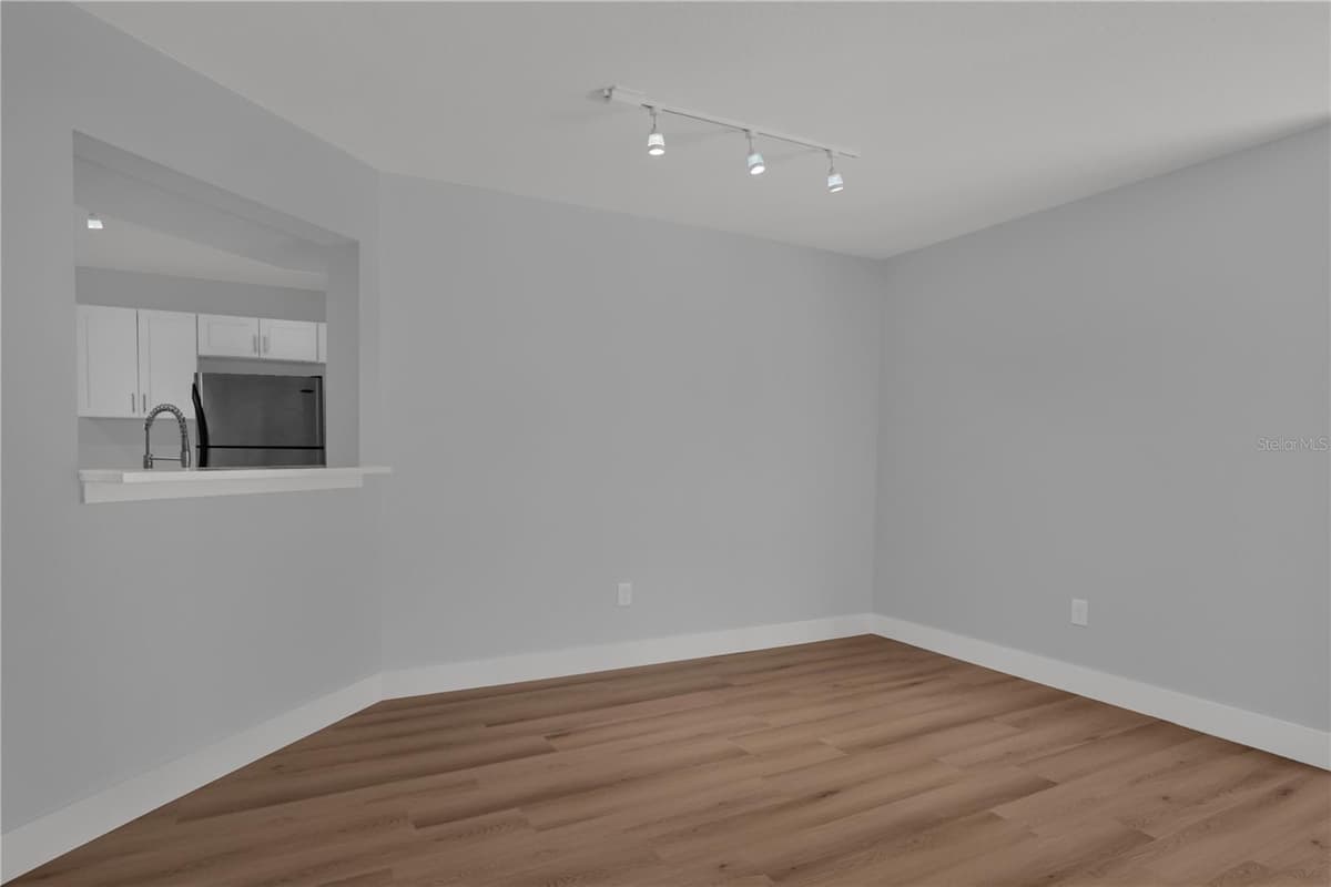 7300 WESTPOINTE BOULEVARD — photo 15 of 33