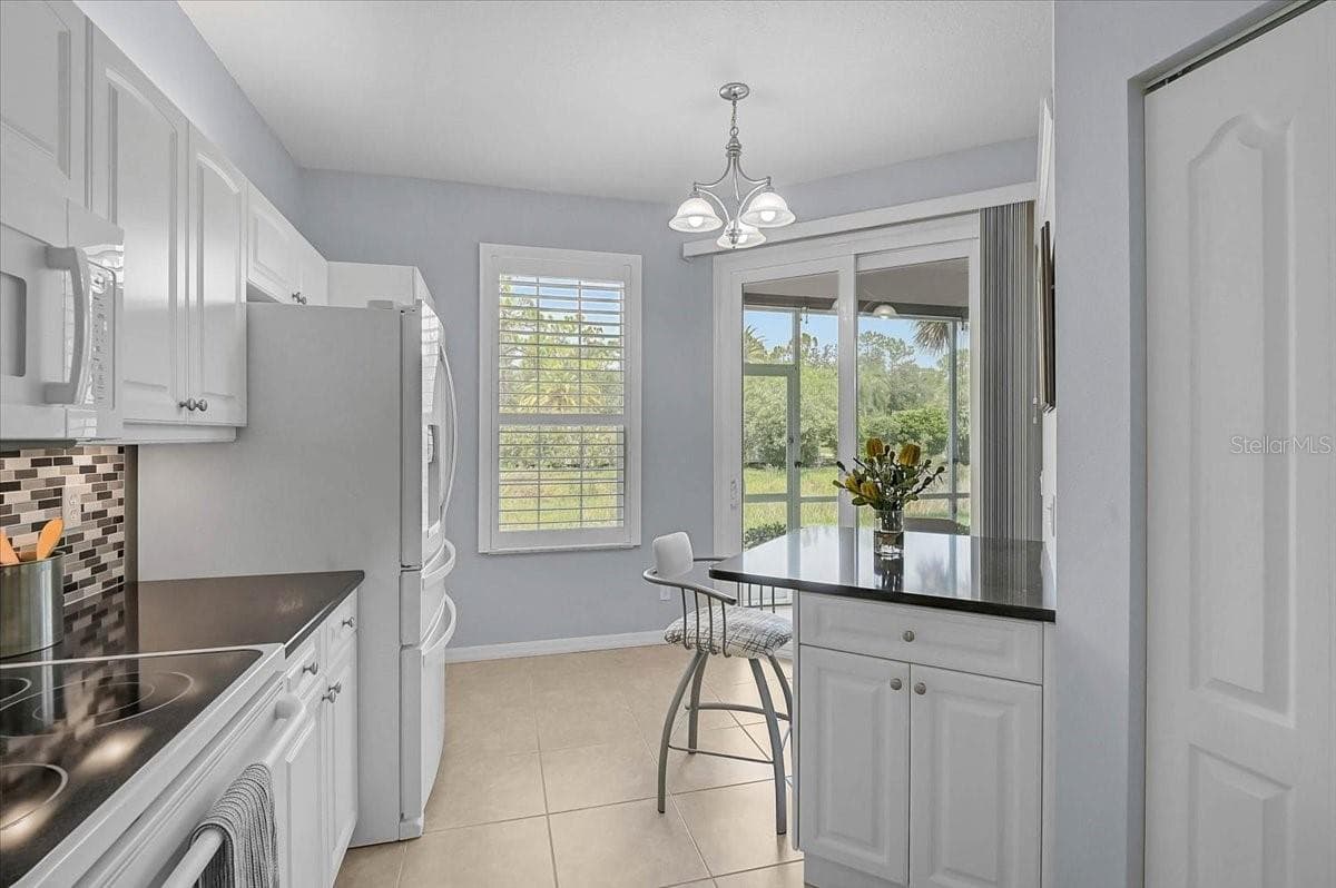 1631 MONARCH DRIVE — photo 10 of 45
