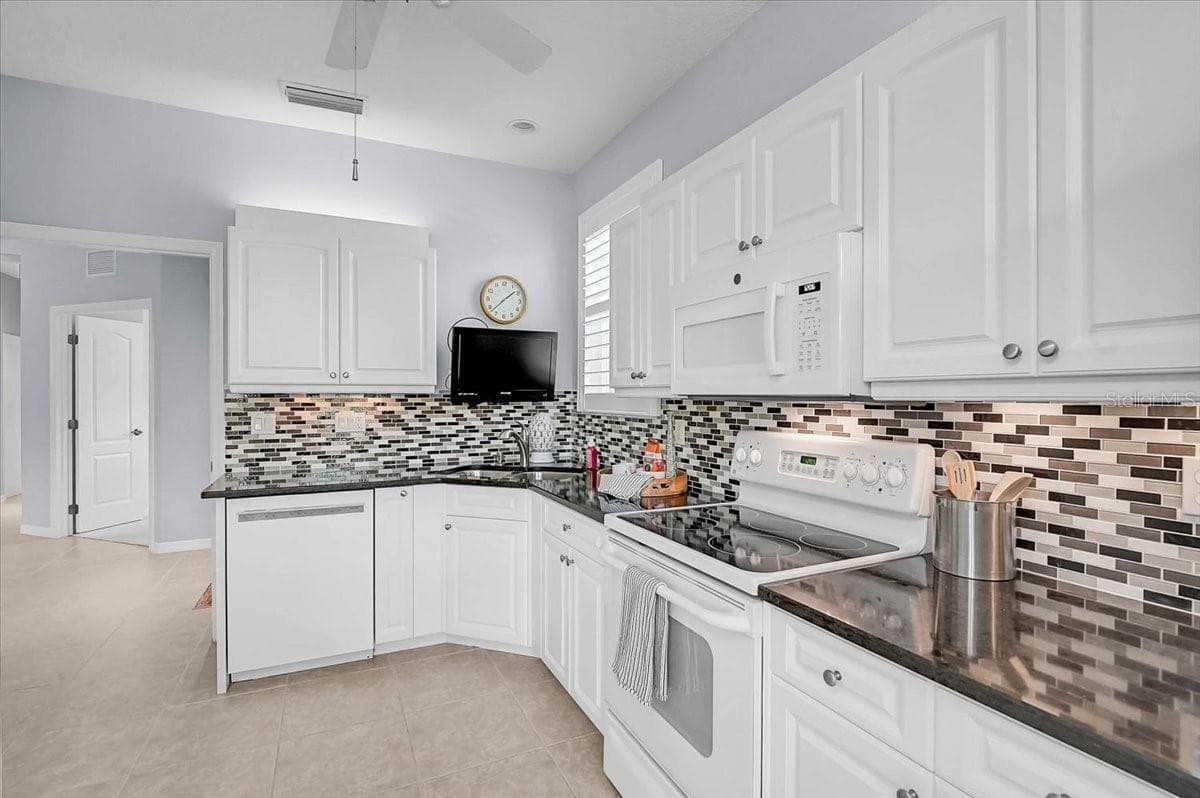 1631 MONARCH DRIVE — photo 12 of 45