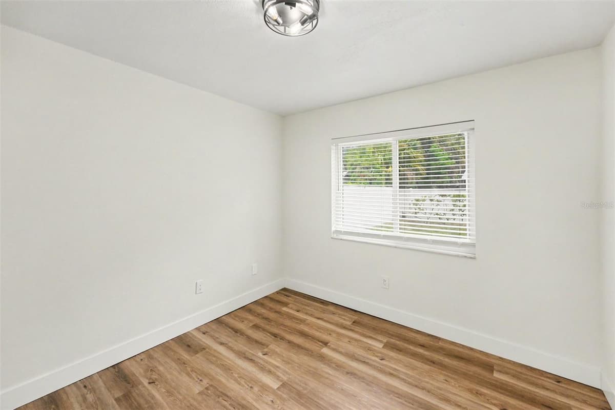 9036 109TH TERRACE — photo 13 of 24