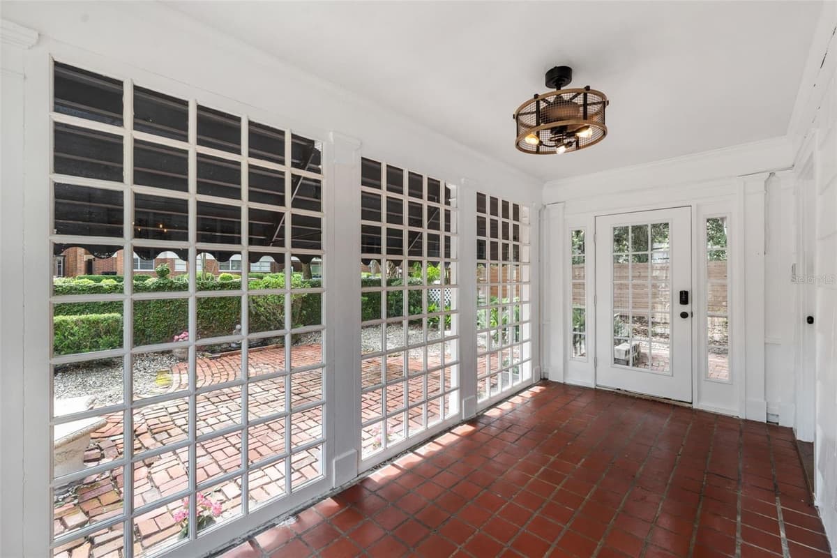 16 20TH TERRACE — photo 8 of 49