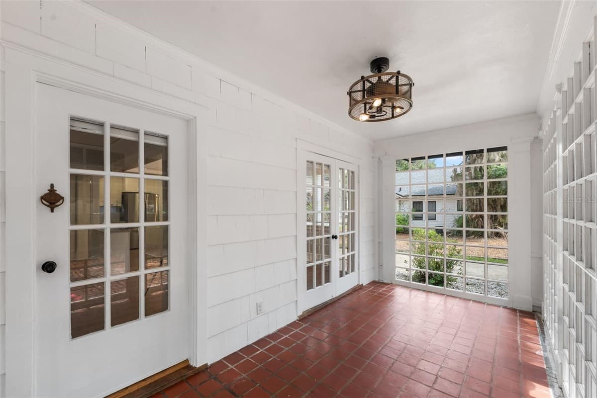 16 20TH TERRACE — photo 7 of 49