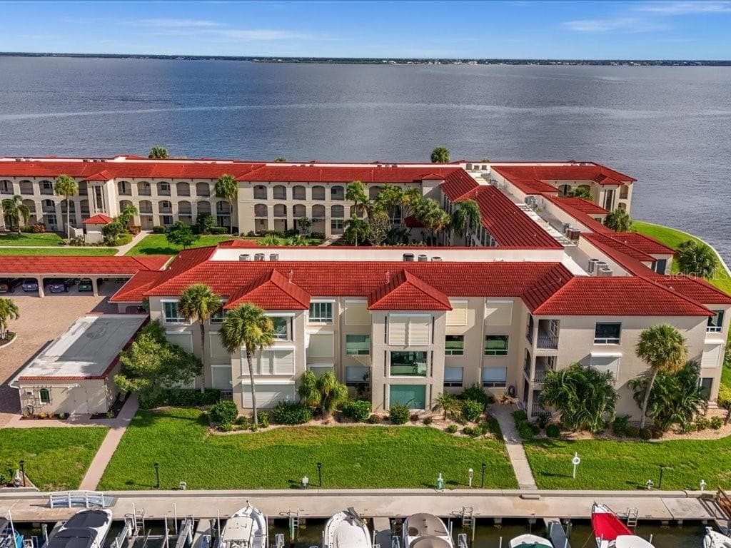 1 COLONY POINT DRIVE — photo 7 of 41