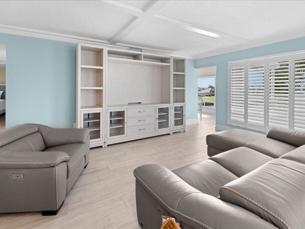 1 COLONY POINT DRIVE — photo 14 of 41
