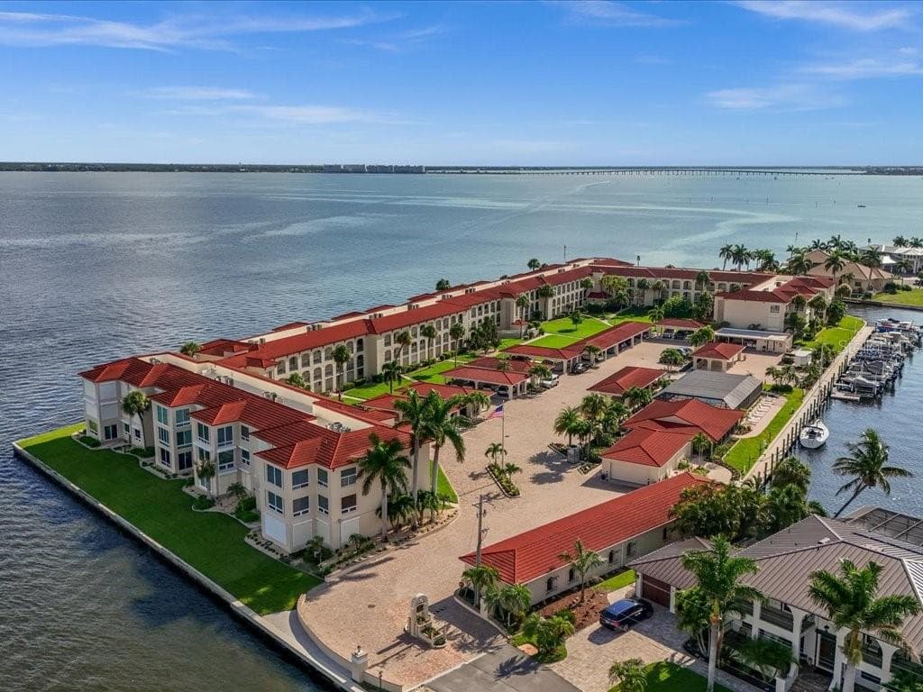 1 COLONY POINT DRIVE — photo 2 of 41