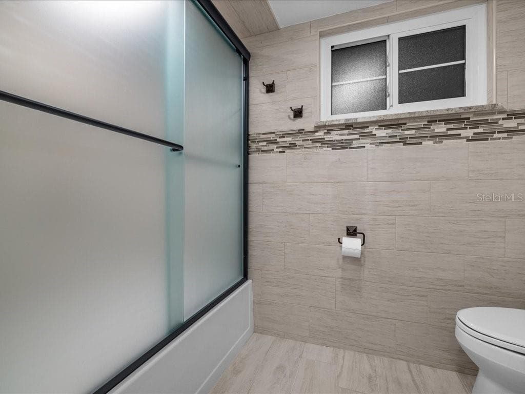 1 COLONY POINT DRIVE — photo 33 of 41