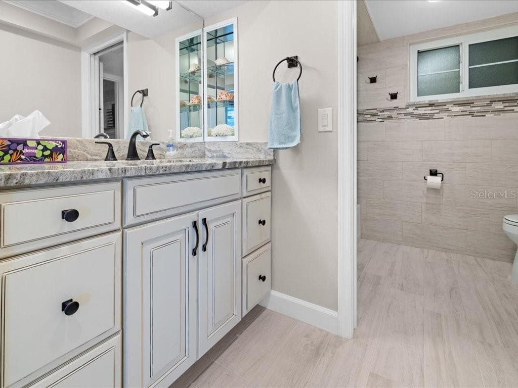 1 COLONY POINT DRIVE — photo 32 of 41