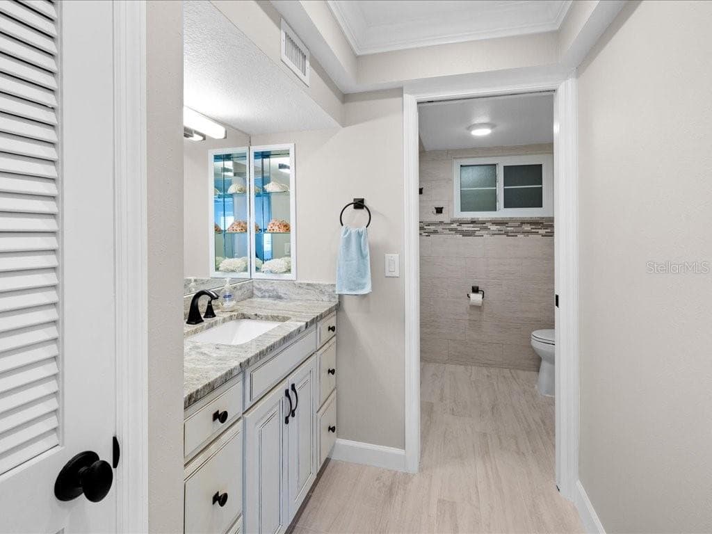 1 COLONY POINT DRIVE — photo 31 of 41