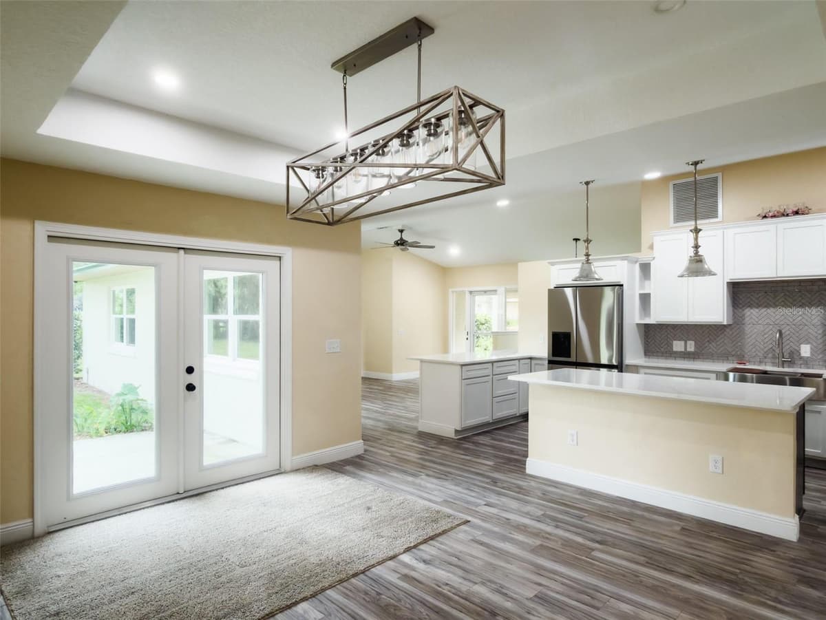 14522 SE 1ST AVENUE RD — photo 7 of 30