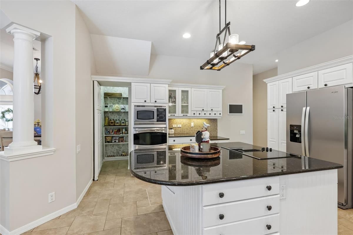 23639 GRACEWOOD CIRCLE — photo 8 of 54