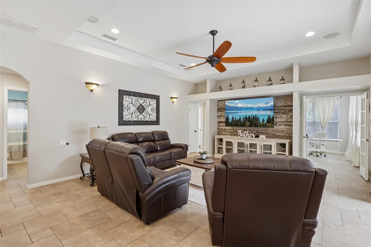 23639 GRACEWOOD CIRCLE — photo 13 of 54