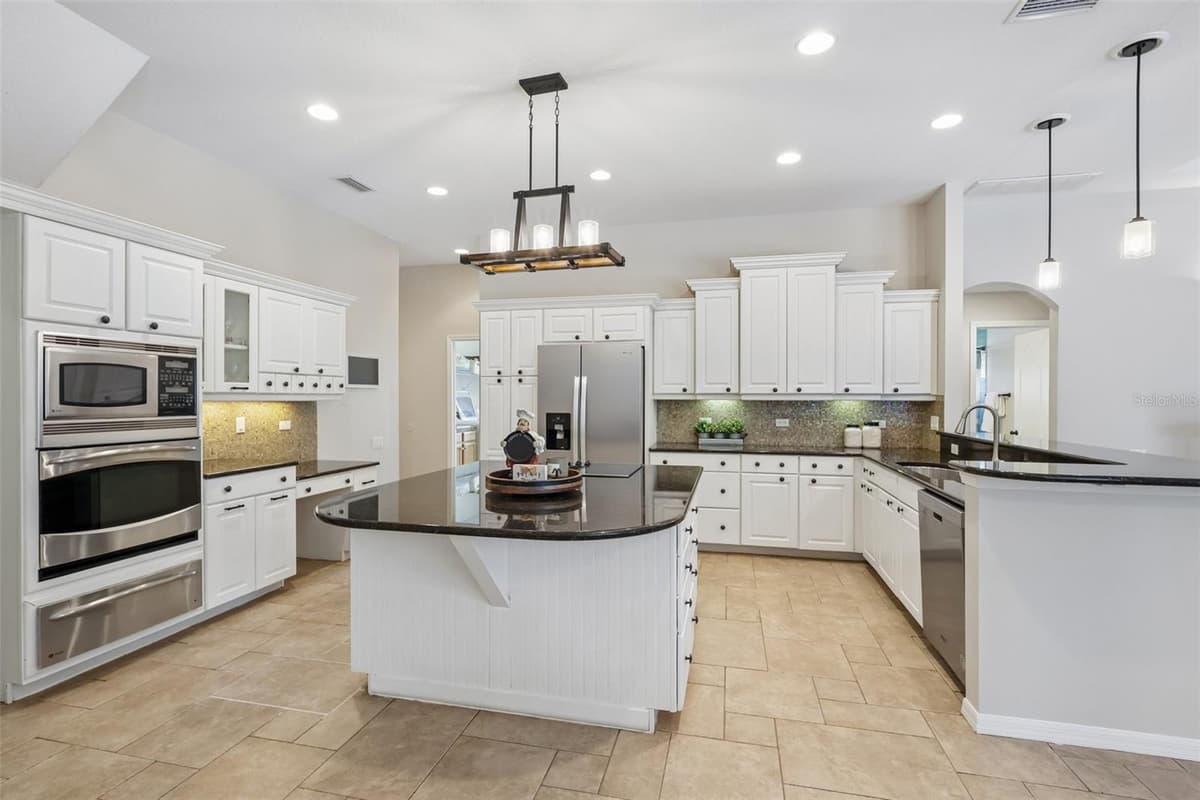 23639 GRACEWOOD CIRCLE — photo 6 of 54