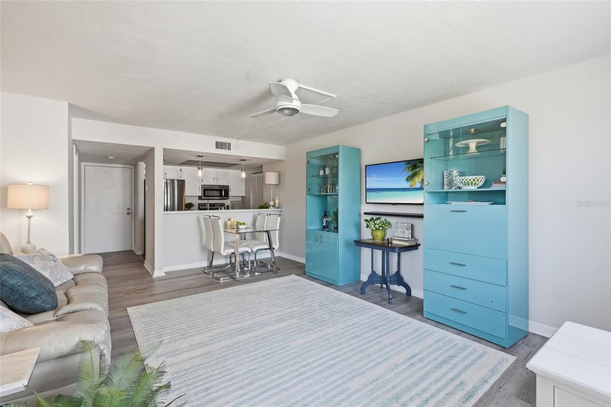 25188 MARION AVE — photo 6 of 46