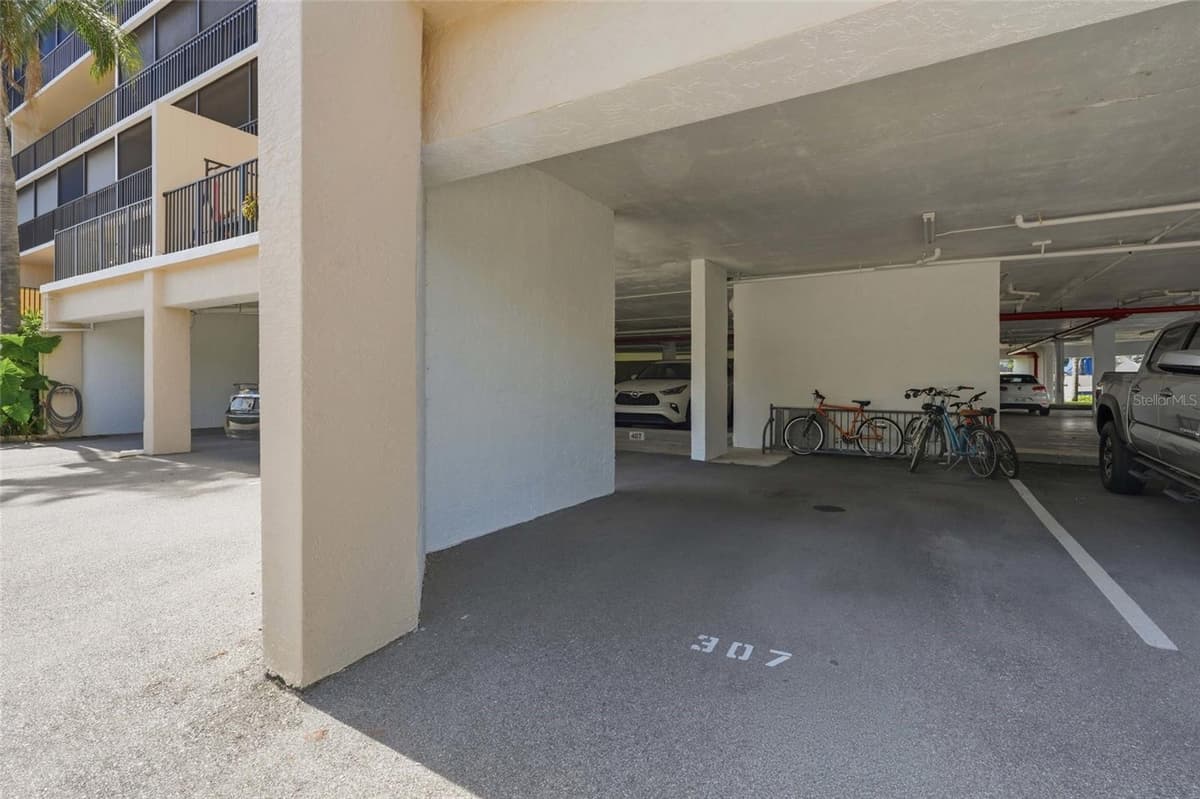25188 MARION AVE — photo 31 of 46