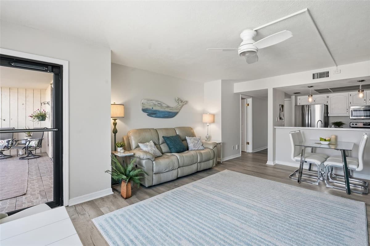 25188 MARION AVE — photo 8 of 46