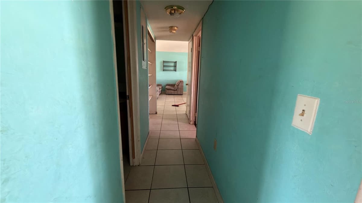 621 ELDRON BOULEVARD — photo 22 of 30