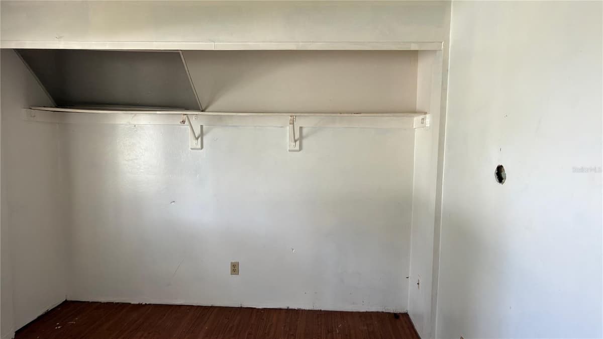 621 ELDRON BOULEVARD — photo 17 of 30