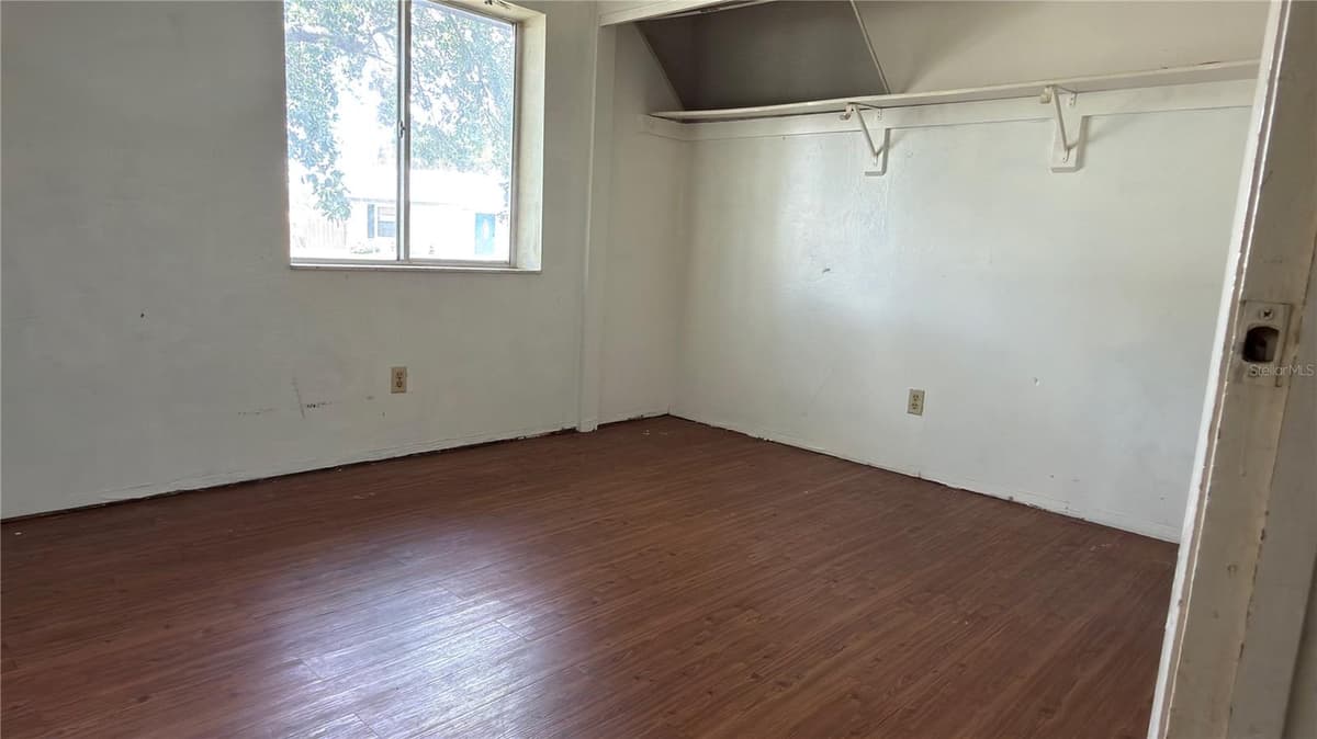 621 ELDRON BOULEVARD — photo 16 of 30