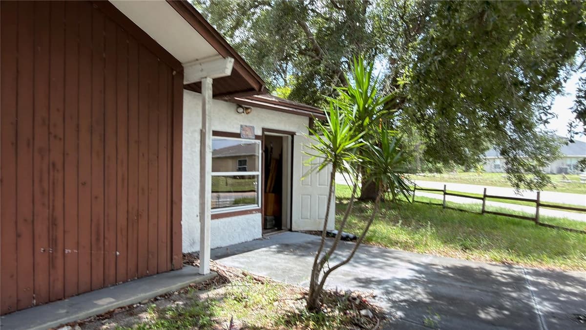 621 ELDRON BOULEVARD — photo 3 of 30