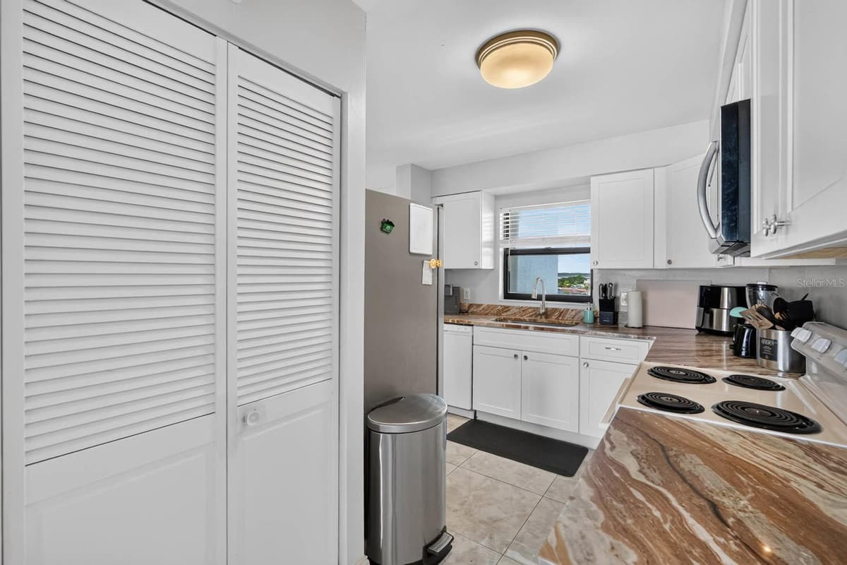 3180 OCEAN SHORE BOULEVARD — photo 16 of 38