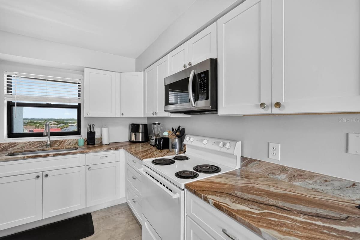 3180 OCEAN SHORE BOULEVARD — photo 17 of 38