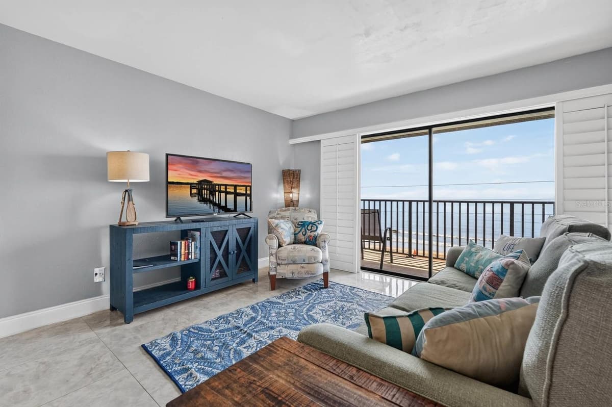 3180 OCEAN SHORE BOULEVARD — photo 12 of 38
