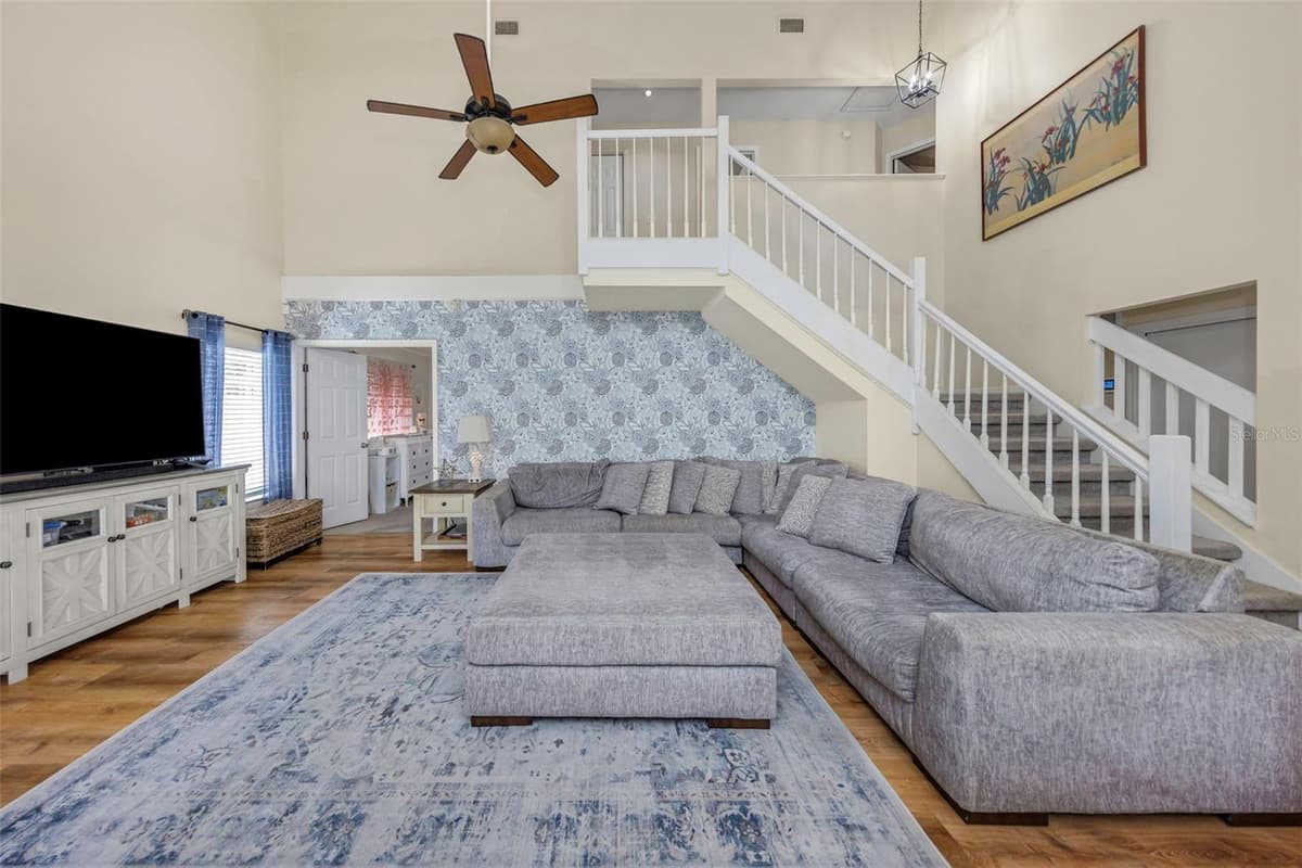 3130 BENTLEY DRIVE — photo 11 of 43