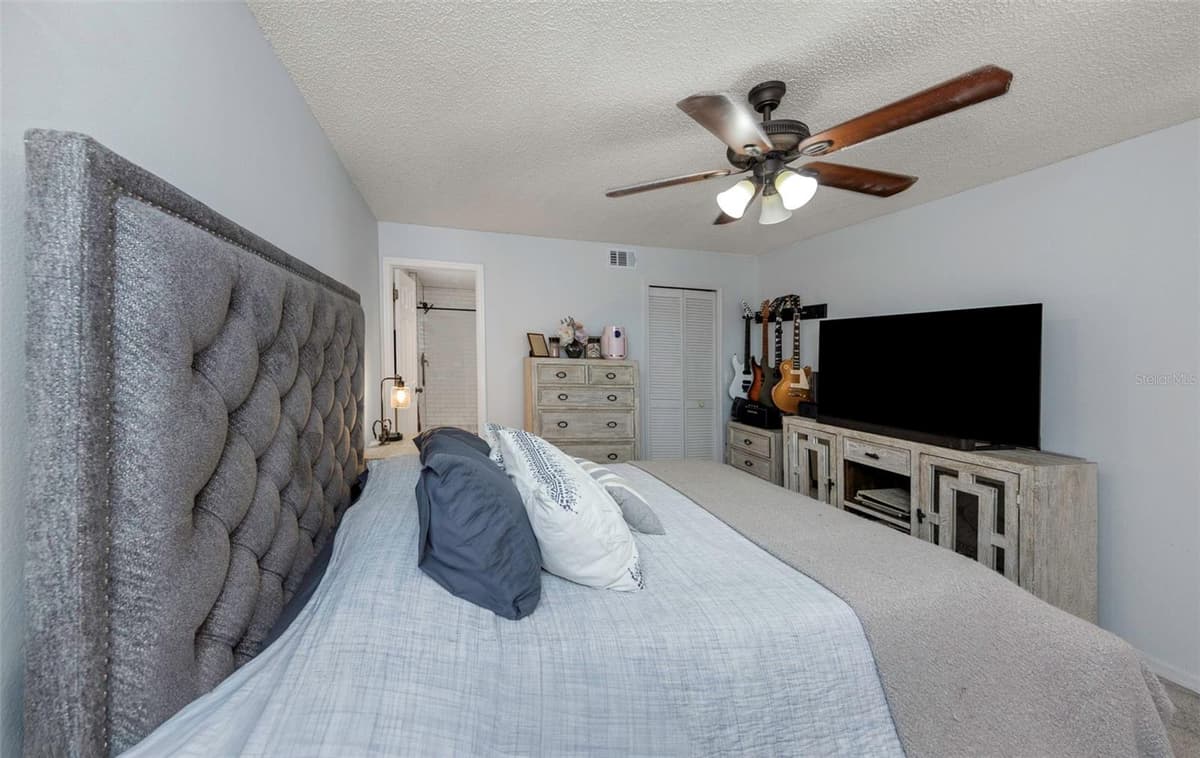 3130 BENTLEY DRIVE — photo 18 of 43