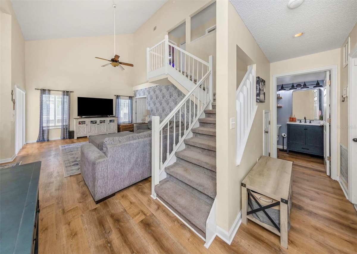 3130 BENTLEY DRIVE — photo 15 of 43