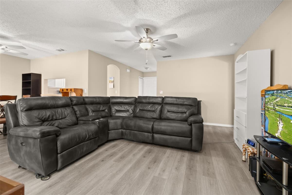 3604 KINGSWOOD COURT — photo 11 of 35