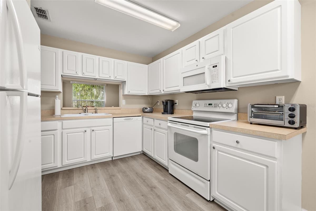 3604 KINGSWOOD COURT — photo 16 of 35