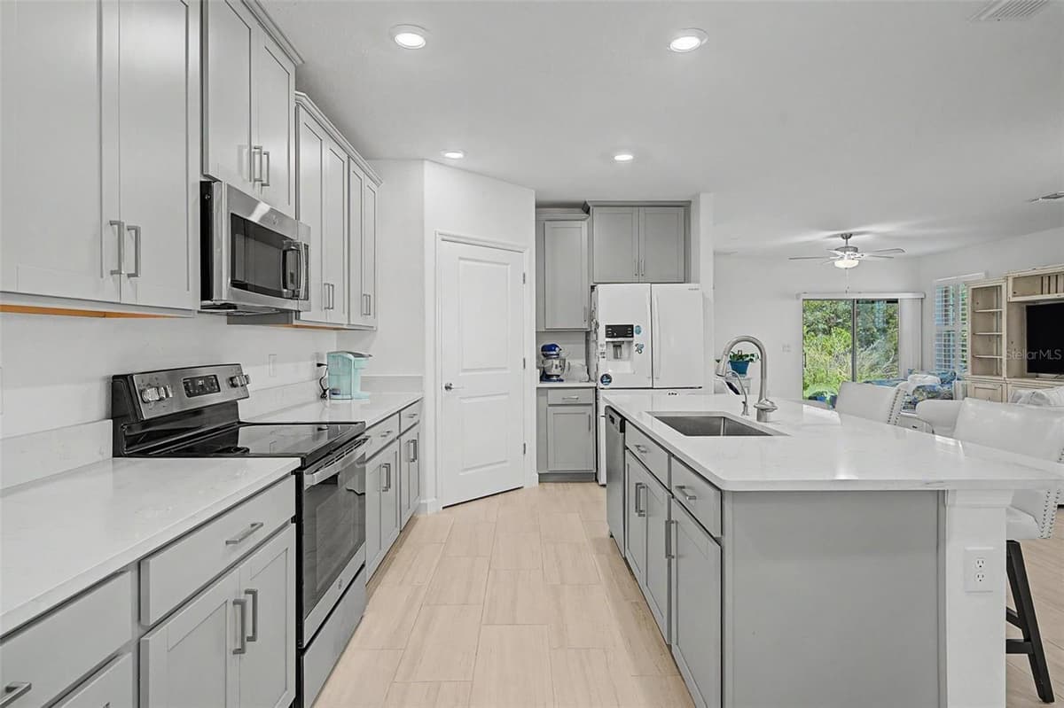32092 CANNON RUSH DRIVE — photo 10 of 85