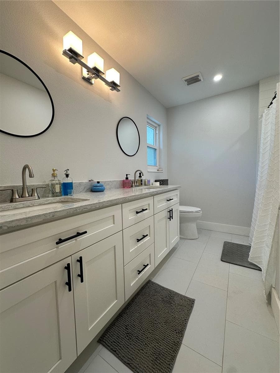 105 KENT COURT — photo 23 of 39