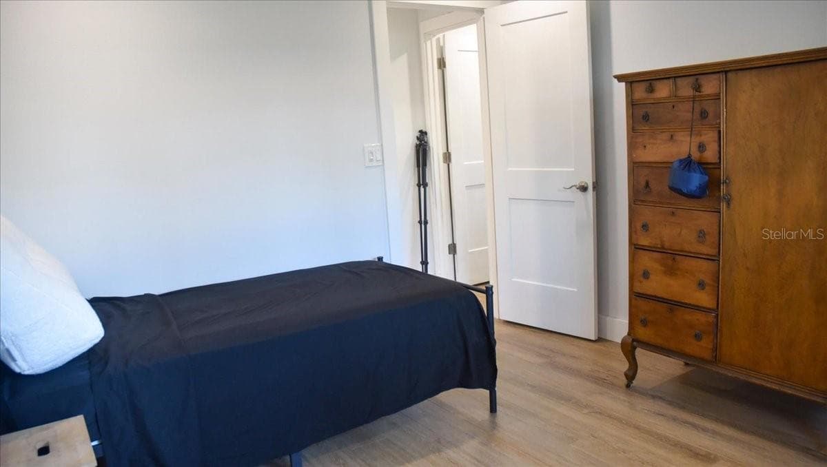 105 KENT COURT — photo 27 of 39