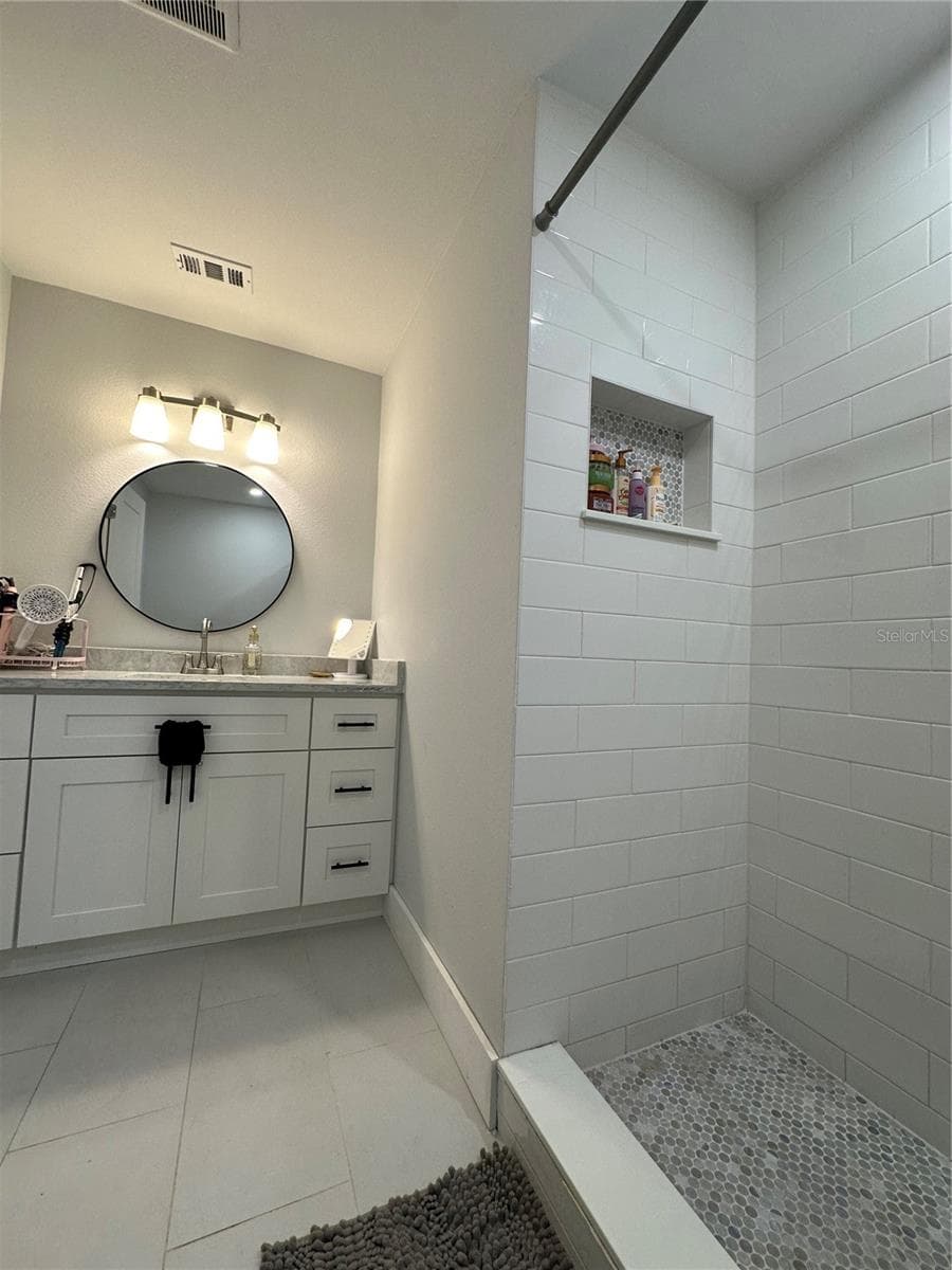 105 KENT COURT — photo 31 of 39