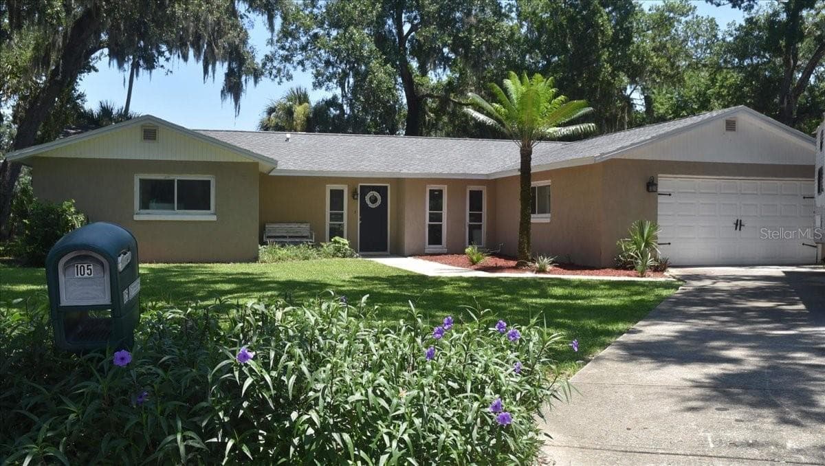 105 KENT COURT — photo 1 of 39