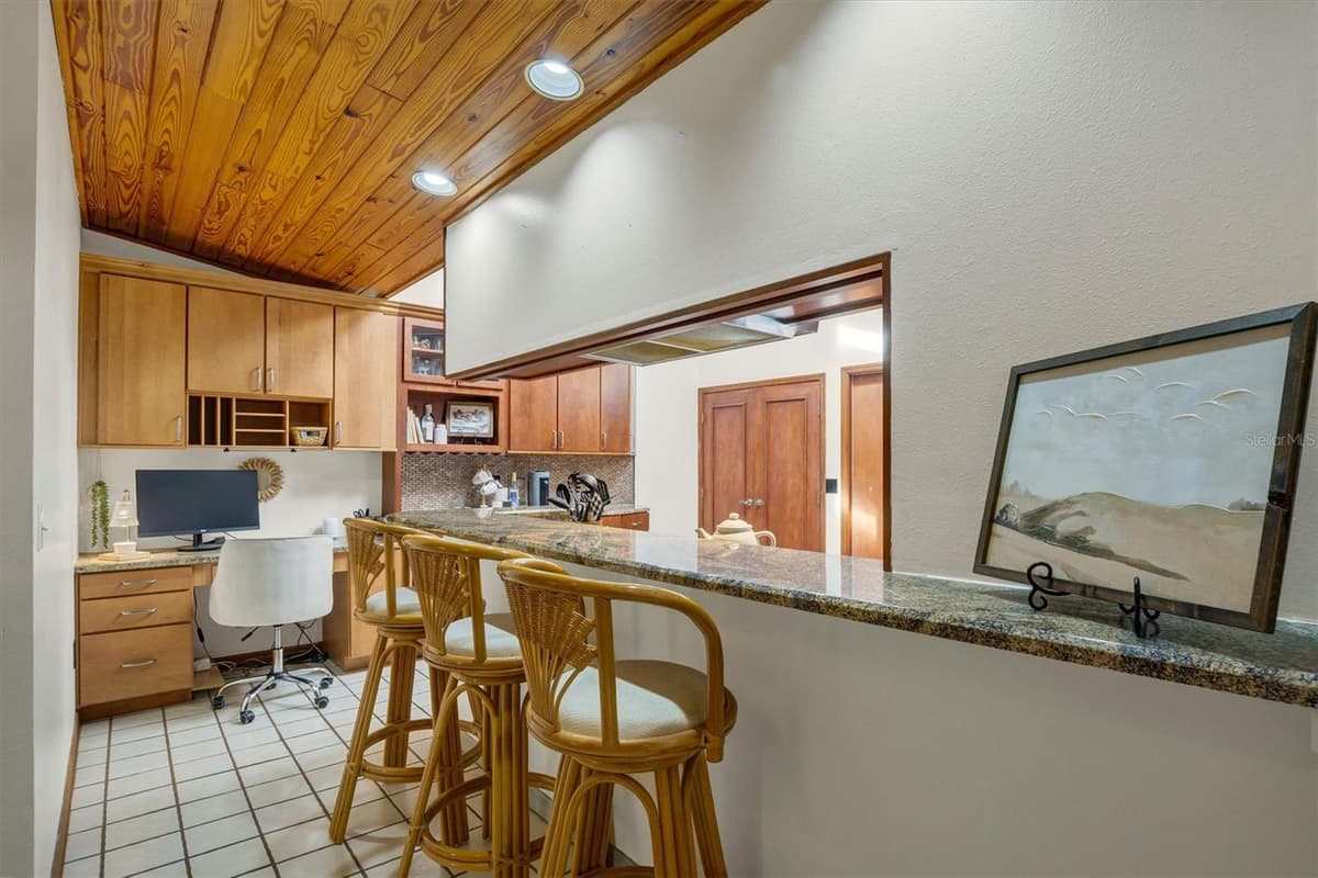 503 CLUBHOUSE DRIVE — photo 12 of 68