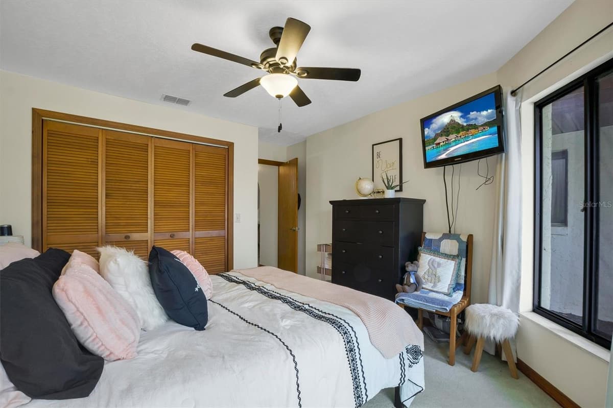 503 CLUBHOUSE DRIVE — photo 24 of 68
