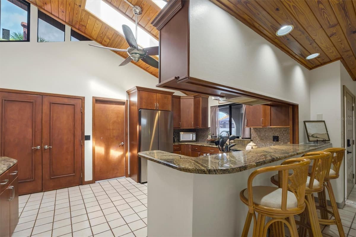 503 CLUBHOUSE DRIVE — photo 14 of 68