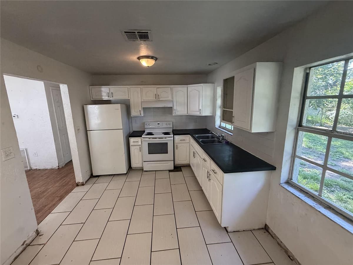 2442 LILLY STREET — photo 6 of 16