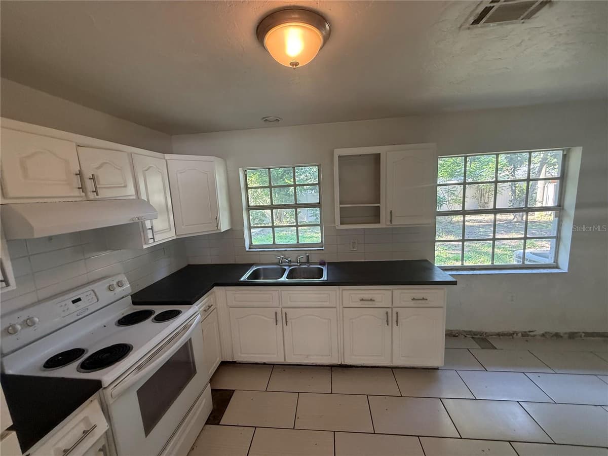 2442 LILLY STREET — photo 5 of 16