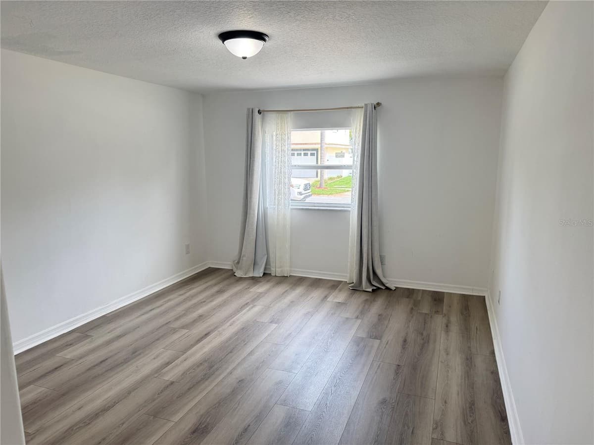 6150 101ST AVENUE — photo 4 of 13