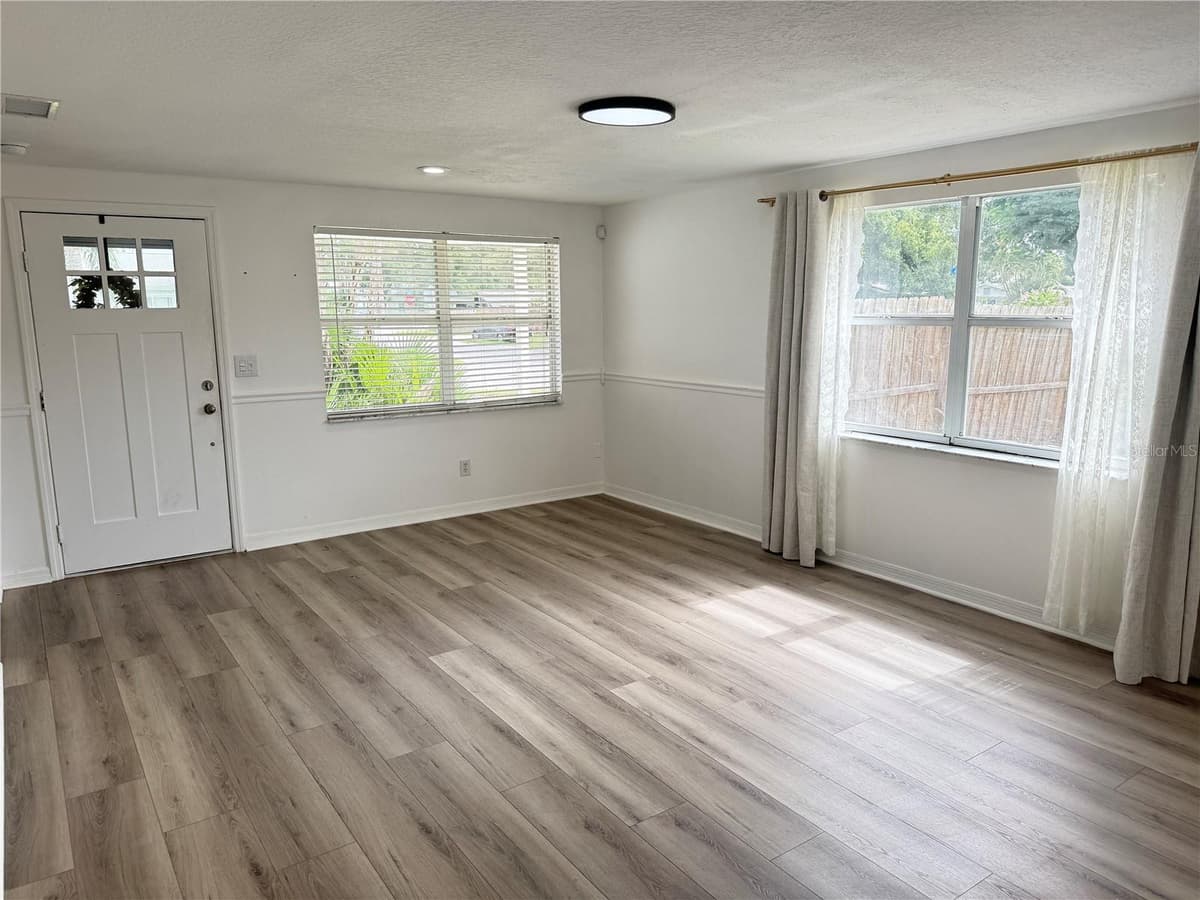 6150 101ST AVENUE — photo 2 of 13