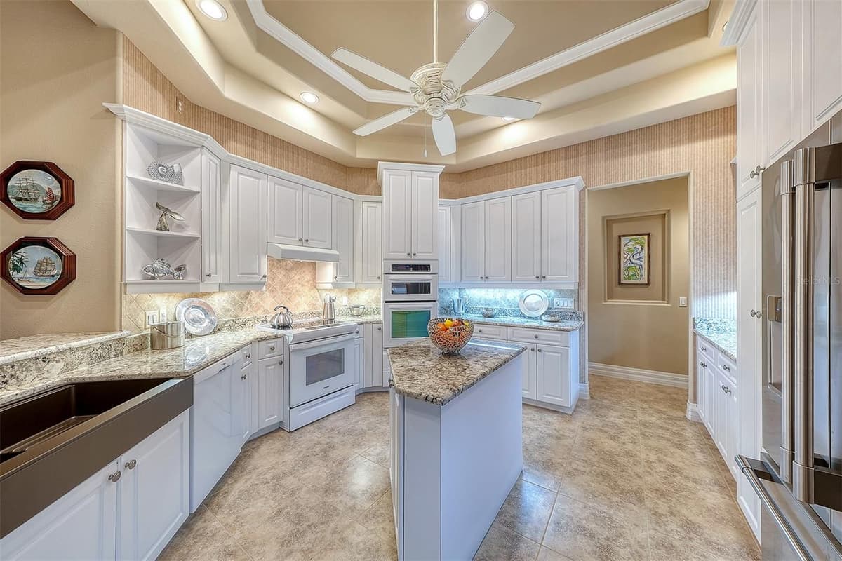 11 CAYMAN ISLES BOULEVARD — photo 24 of 84