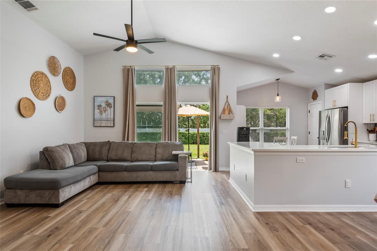 317 BRIDGE CREEK BOULEVARD — photo 16 of 32