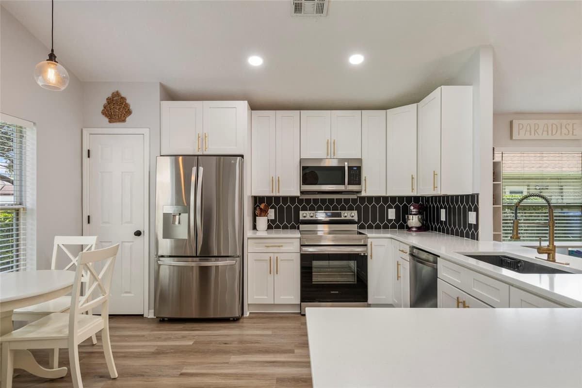 317 BRIDGE CREEK BOULEVARD — photo 14 of 32
