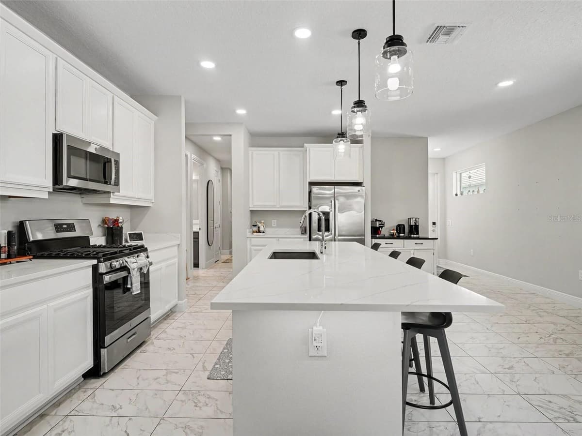 8144 STERNWAY ROAD — photo 4 of 46