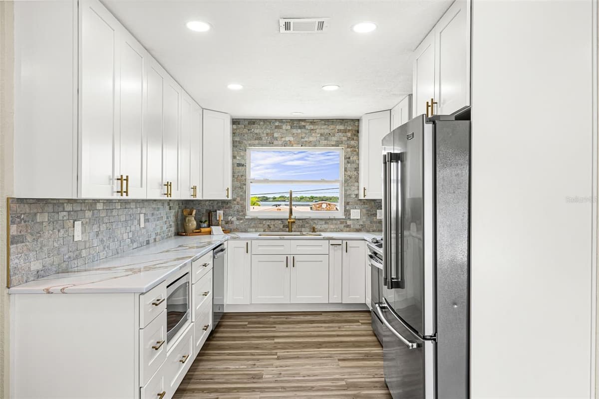 5404 BAY STATE ROAD — photo 9 of 51