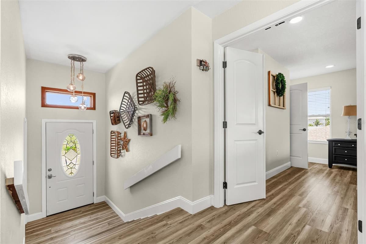 5404 BAY STATE ROAD — photo 4 of 51