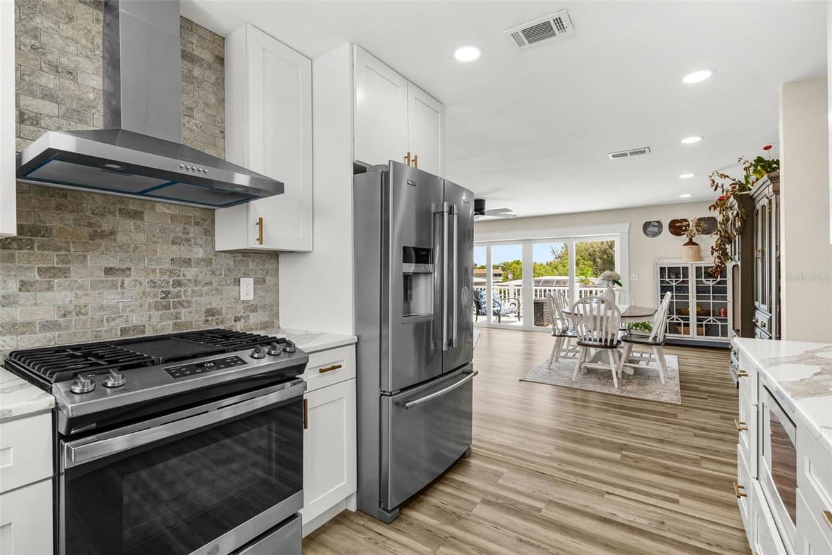 5404 BAY STATE ROAD — photo 13 of 51